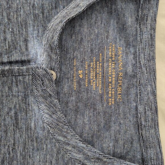 New Henley Banana Republic Short Sleeve - Picture 2 of 3